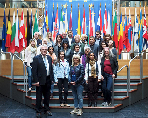 Gruppenfoto des ehrenamtlichen Dolmetscherdienstes von Ludwigsburg beim Besuch im EU-Parlamanet